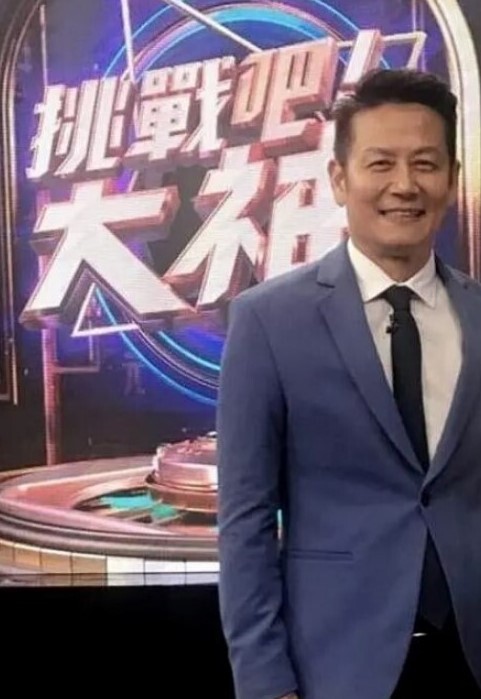 文轩探花约了个绿色头发少妇酒店啪啪苗条身材翘起屁股后入抽插猛操 - 有感觉
